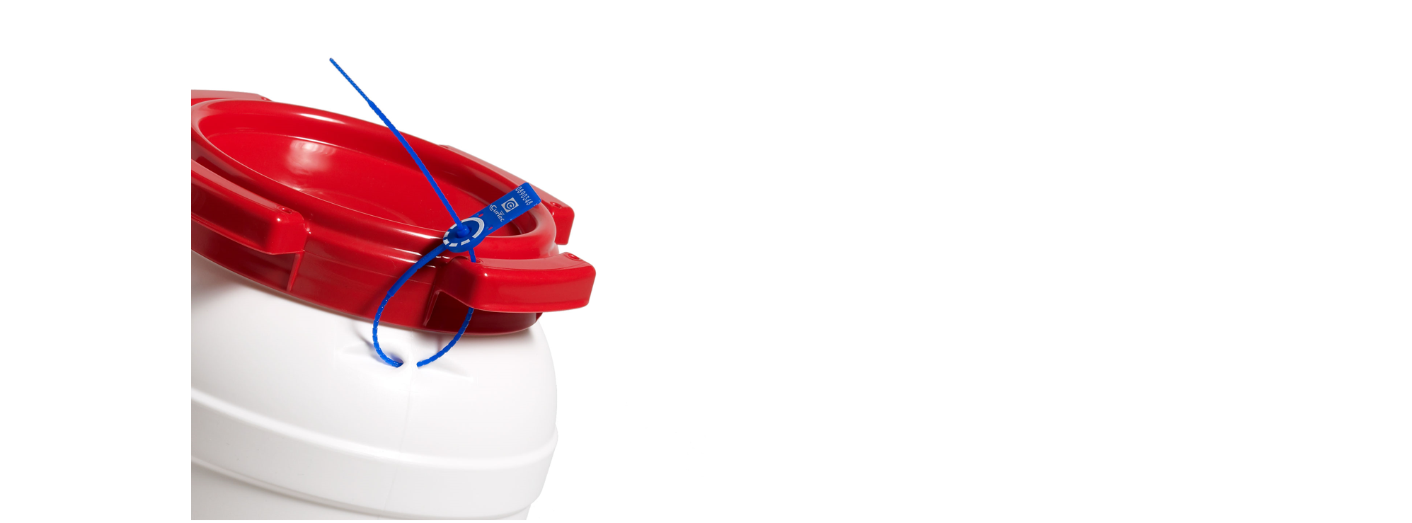 Detailansicht des Schraubdeckels eines HDPE-Weithalsfasses mit rotem Garantiesiegel für Originalitätssicherung